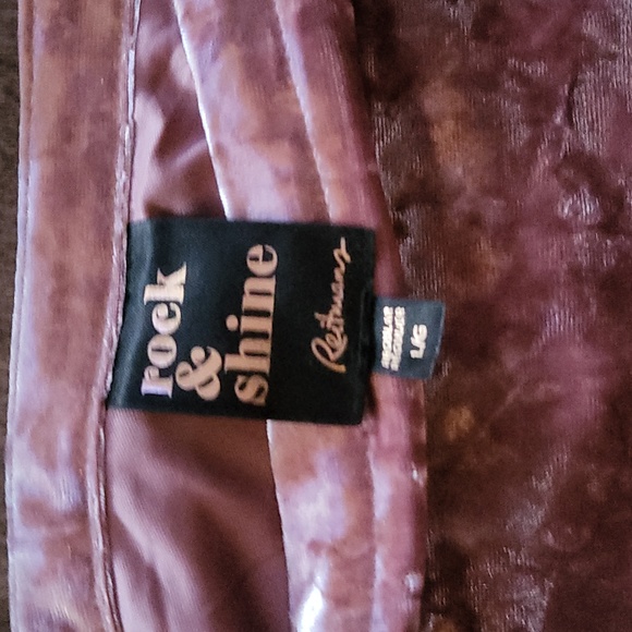 Beautiful crush velvet old pink large reitmans - Picture 2 of 5